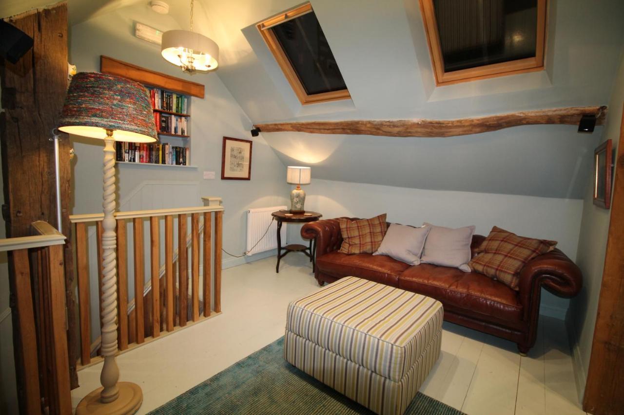 The Coach House Vila Whitby Exterior foto