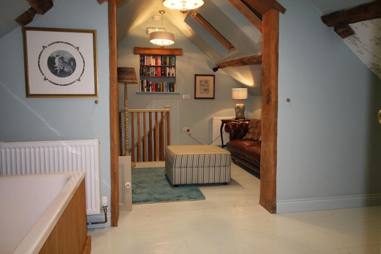 The Coach House Vila Whitby Exterior foto