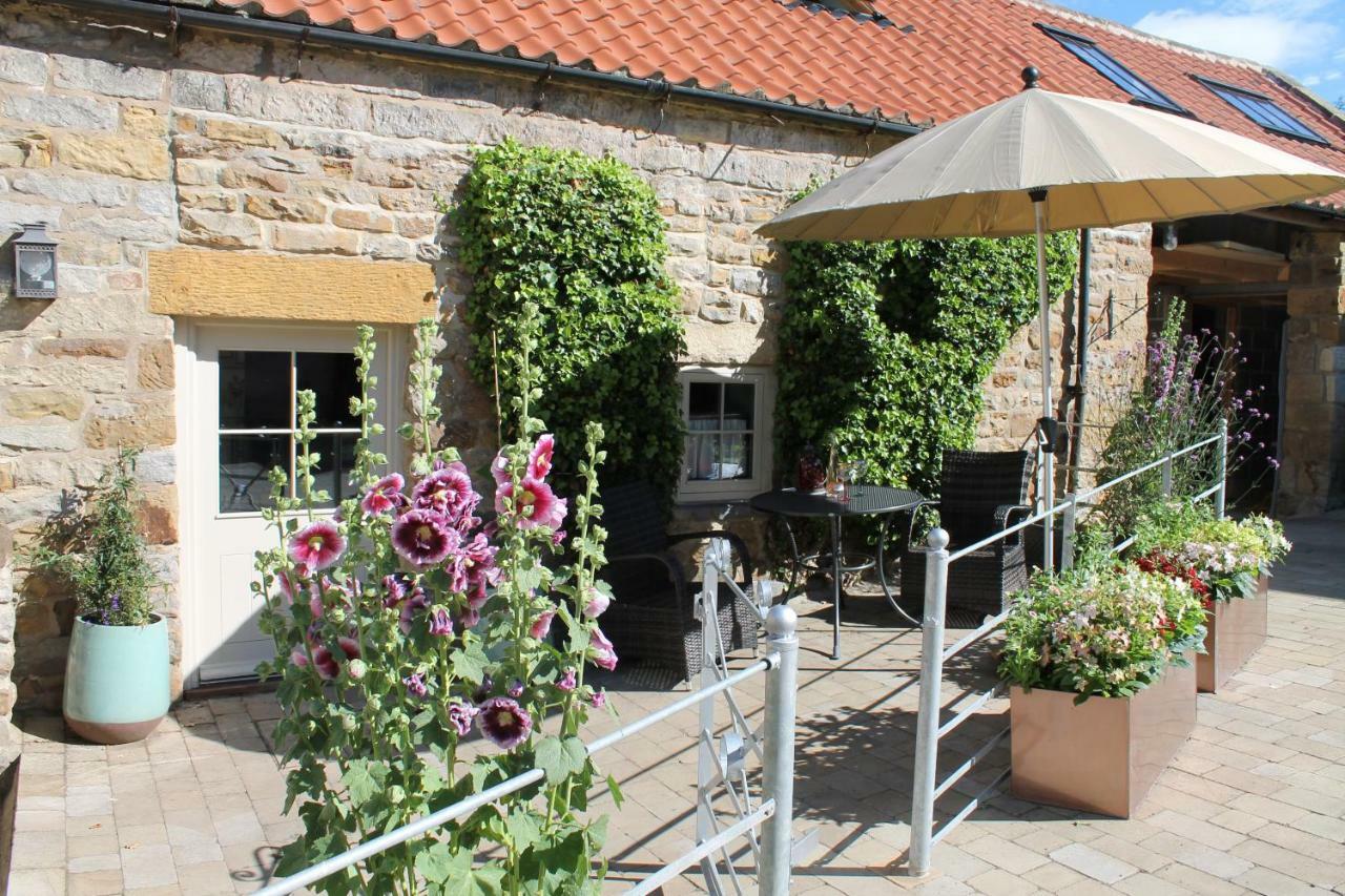 The Coach House Vila Whitby Exterior foto